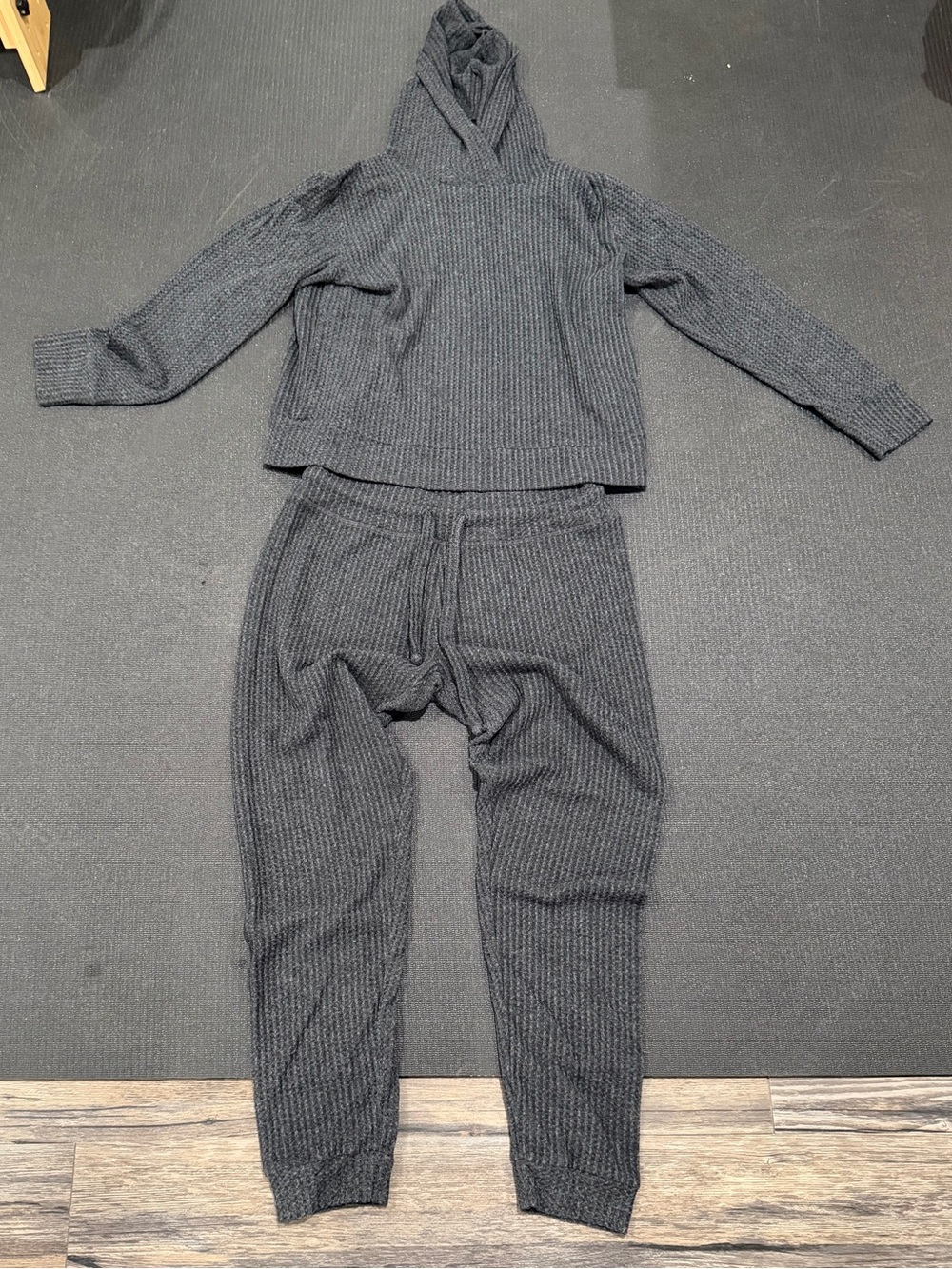 Beyond Yoga Kids Rib-Knit Hooded Pajama Set - Charcoal Gray